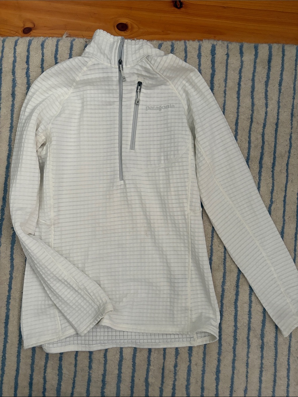 Patagonia Off-White Grid Quarter-Zip Pullover